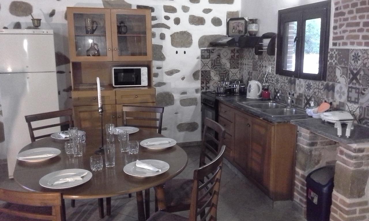 Traditional House Koukounara Country house