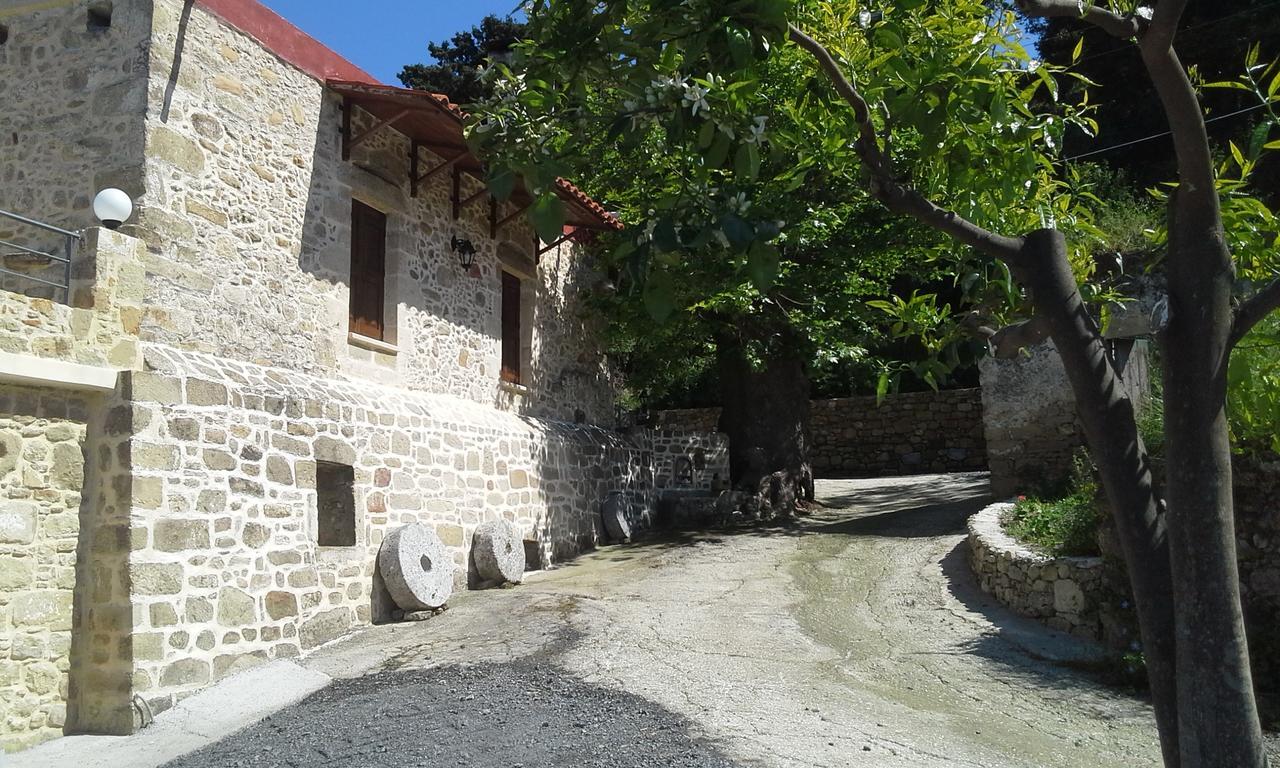 Country house Traditional House Koukounara
