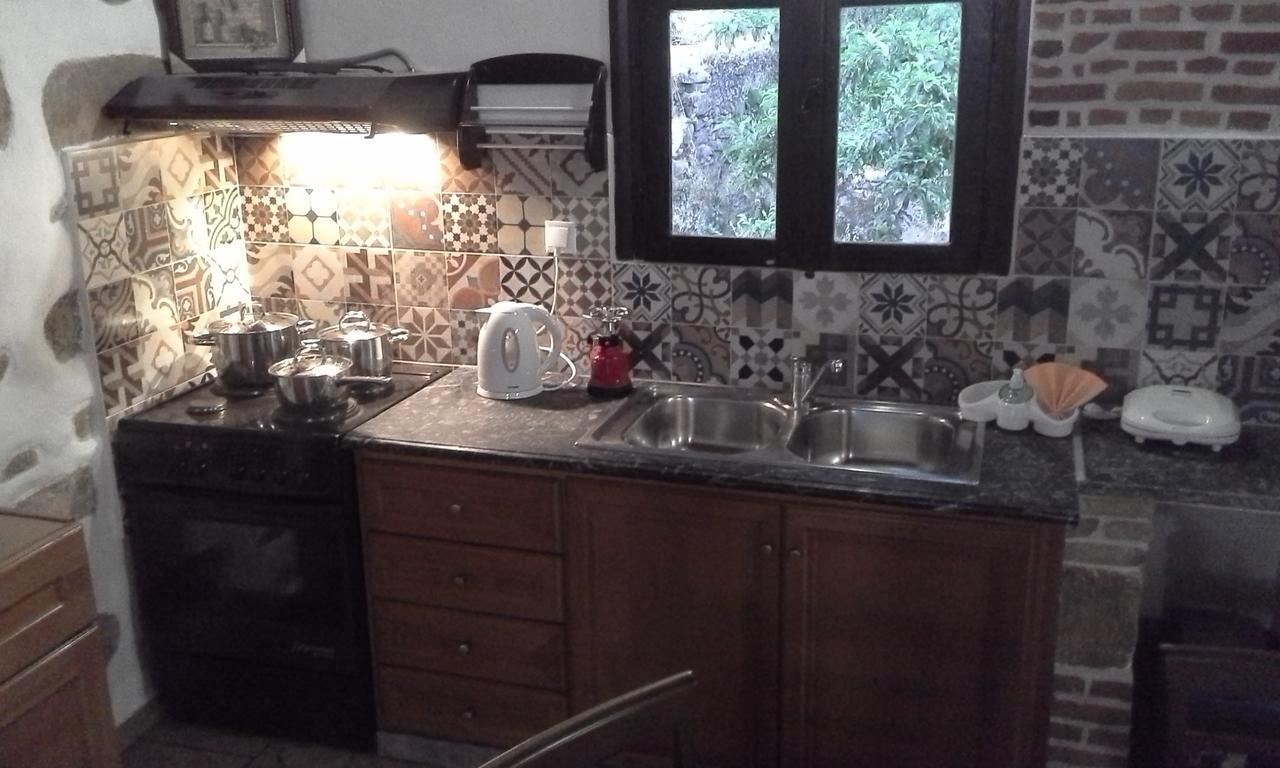 Traditional House Koukounara Kır Evi Kíssamos
